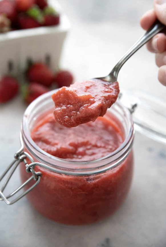 Strawberry Rhubarb Sauce wiht Crumble